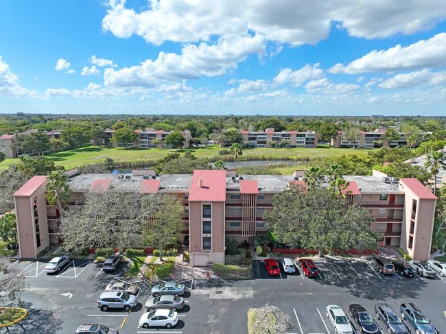 APT-301 - 7300 Lake Circle Dr, Condo with 2 bedrooms, 2 bathrooms and null parking in Margate FL | Image 26