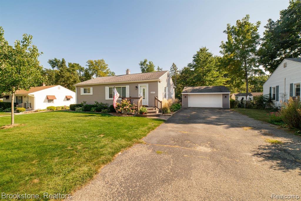 Cruse Ave, Waterford, MI 48327 #1