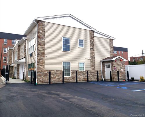 unit-e-71 Main St, Hempstead, NY, 11550-2426 | Card Image