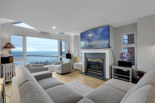 204-15165 Marine Dr, White Rock, BC, V4B1C5 | Card Image