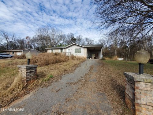 2948 Bluegrass Ln, Strawberry Plains, TN, 37871-3622 | Card Image