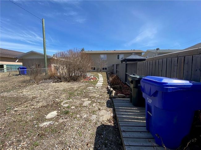 4912 54 Avenue, Home with 3 bedrooms, 2 bathrooms and 2 parking in Olds AB | Image 25