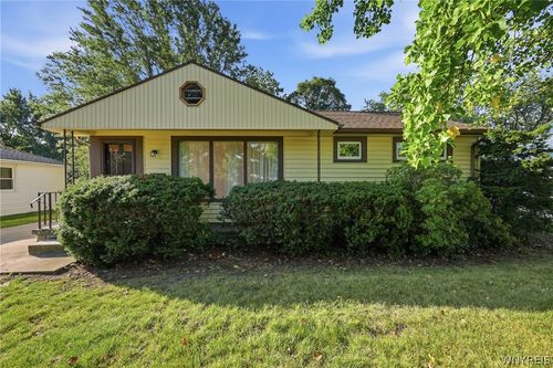 182 Bennington Rd, Amherst, NY, 14226-4910 | Card Image