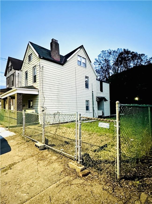 121 Watkins Ave, House other with 2 bedrooms, 1 bathrooms and null parking in Wilmerding PA | Image 4