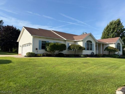 9035 Cabriolet Ave, Concord Township, OH, 44060-8056 | Card Image