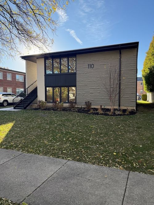 apt-4-110 N Willow Rd, Elmhurst, IL, 60126-2958 | Card Image