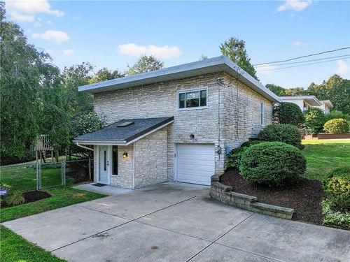3606 Rosebriar Ave, Glenshaw, PA, 15116-1352 | Card Image