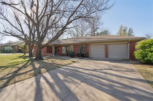 1714 Dorchester Dr, Nichols Hills, OK, 73120-1006 | Card Image