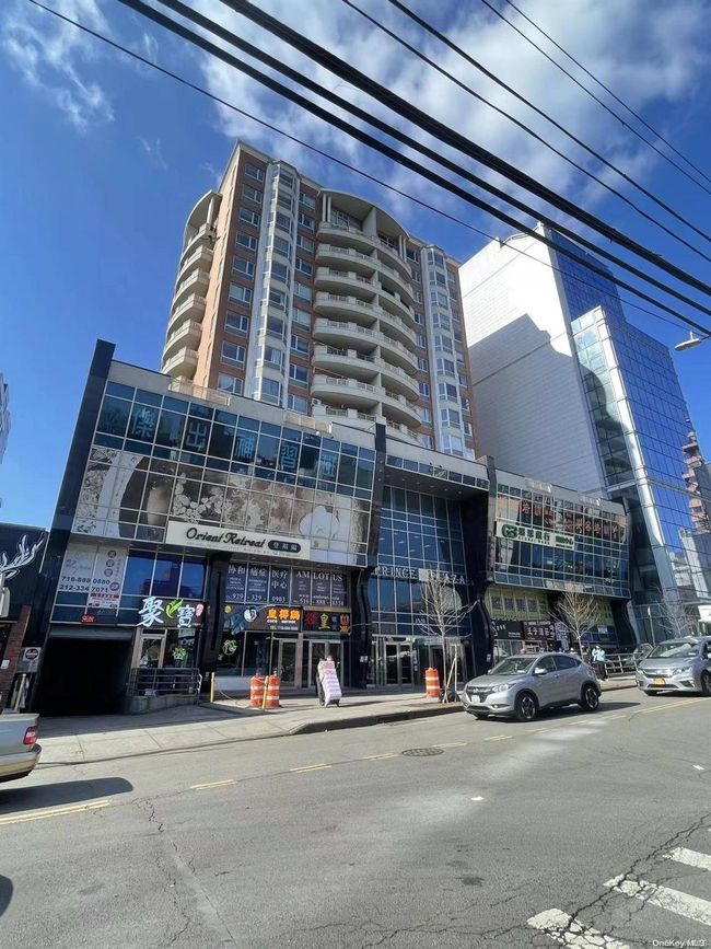 APT-12D - 37-20 Prince St, Condo with 2 bedrooms, 1 bathrooms and null parking in Flushing NY | Image 9
