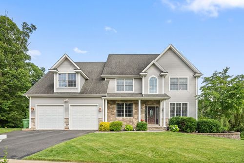 15 Sovereign Rdg, Cromwell, CT, 06416-1136 | Card Image