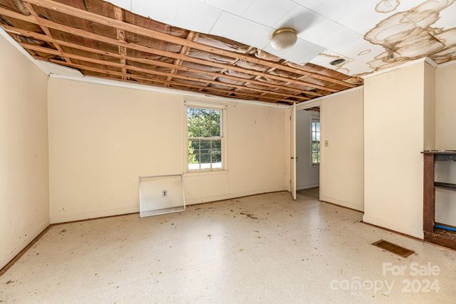 146 Osborne St, House other with 3 bedrooms, 1 bathrooms and null parking in Jonesville NC | Image 20