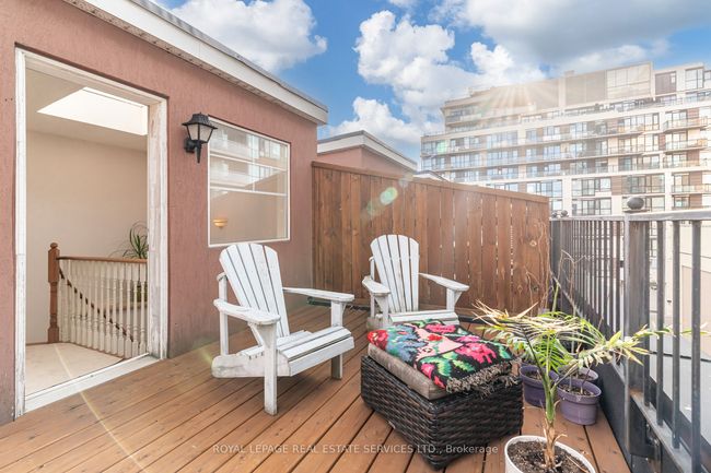 12 - 1968 Bloor St W, House attached with 3 bedrooms, 3 bathrooms and null parking in Toronto ON | Image 38