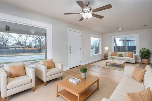 628 S Westmoreland Rd, Dallas, TX, 75211-5136 | Card Image