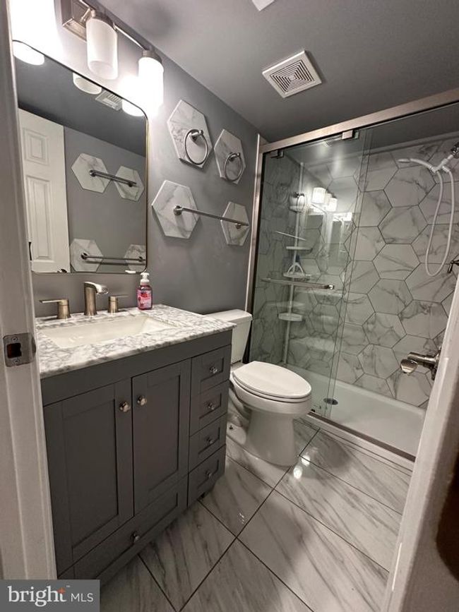 APT-202 - 525 Florida Ave, Condo with 2 bedrooms, 2 bathrooms and null parking in HERNDON VA | Image 26