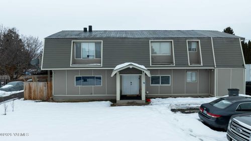 1213 Canal Ave, Tieton, WA, 98947-9810 | Card Image