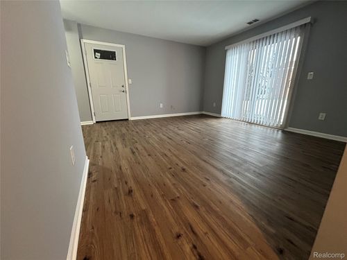 apt-27-34690 Clarkson Dr W, Fraser, MI, 48026-3510 | Card Image