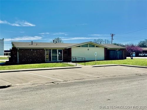 105 S 3rd Ave, Marietta, OK, 73448-2654 | Card Image