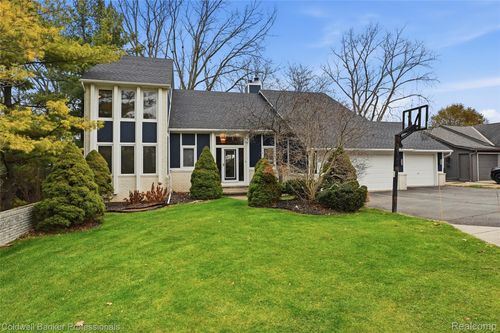 3410 Benstein Rd, Commerce Township, MI, 48382-1902 | Card Image