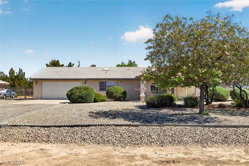 680 E Jaybird St, Pahrump, NV, 89048-6752 | Card Image