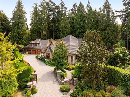 3122 136 St, Surrey, BC, V4P3C8 | Card Image