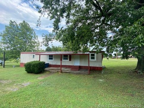 208 8th St, Kiowa, OK, 74553-5236 | Card Image