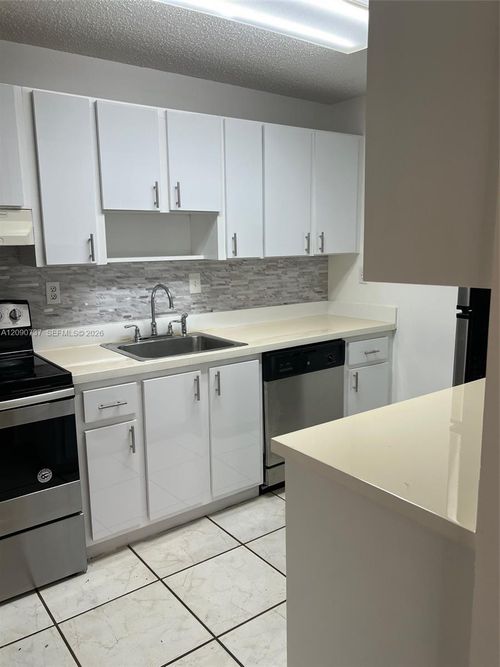 206-20680 Ne 4th Ct, Miami, FL, 33179-1880 | Card Image