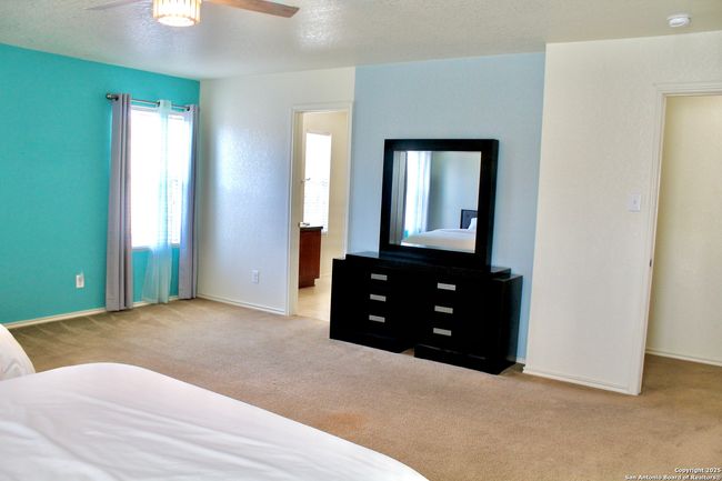 124 Hinge Path, House other with 3 bedrooms, 3 bathrooms and null parking in Cibolo TX | Image 31