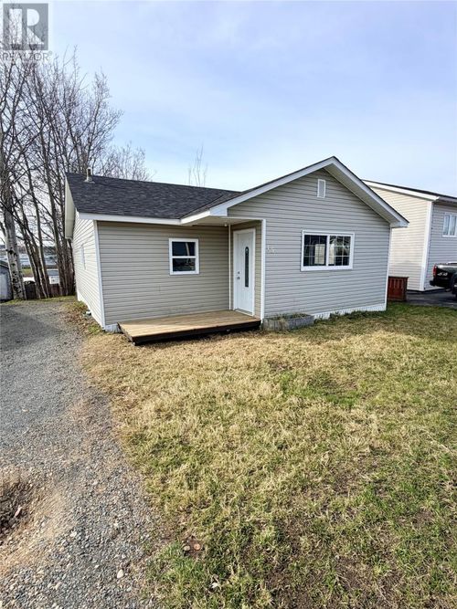 15 Earle St, Grand Falls Windsor, NL, A2B1E9 | Card Image