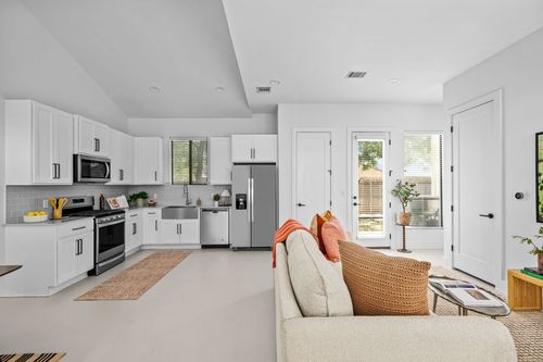 2-939 E 52nd Street, Austin, TX, 78751 | Card Image