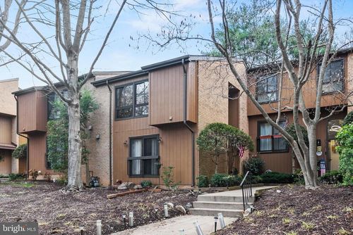 9060 Blarney Stone Dr, SPRINGFIELD, VA, 22152-2172 | Card Image