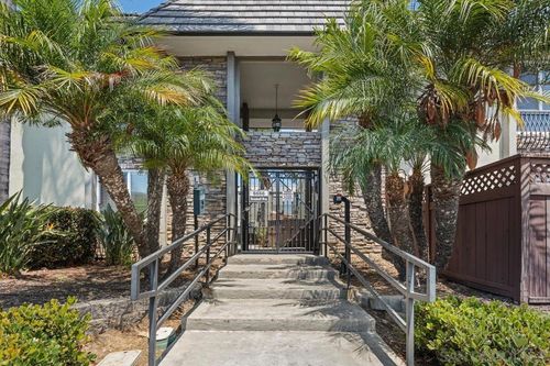 15-6666 Beadnell Way, San Diego, CA, 92117 | Card Image