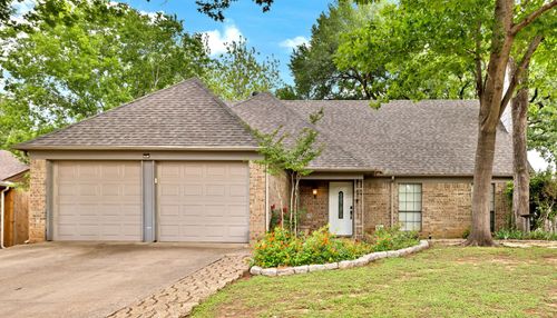 513 Harrington Ln, Euless, TX, 76039-4258 | Card Image