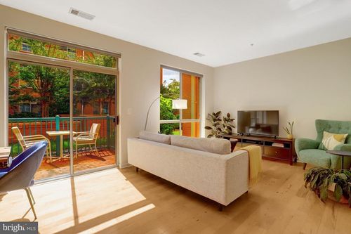 218-2200 N Westmoreland St, ARLINGTON, VA, 22213-1046 | Card Image