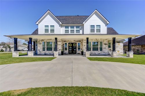 1607 Avenue E, Danbury, TX, 77534-8098 | Card Image