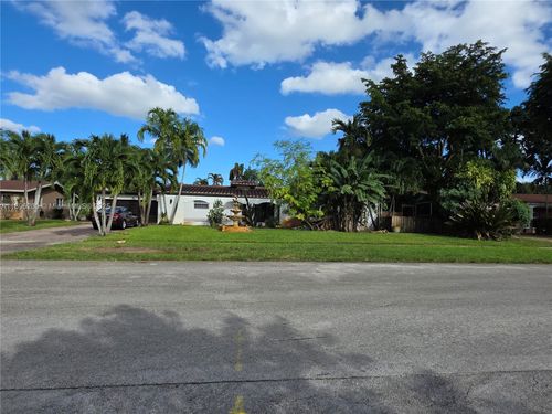 690 Nw 68th Ave, Plantation, FL, 33317-1737 | Card Image