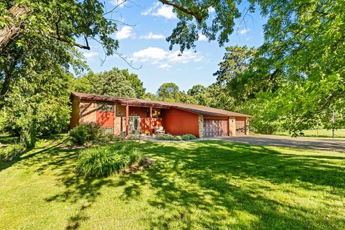 8135 Long Lake Rd, Mounds View, MN, 55112-6033 | Card Image