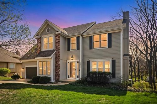 13805 Midland Dr, Shawnee, KS, 66216-2217 | Card Image