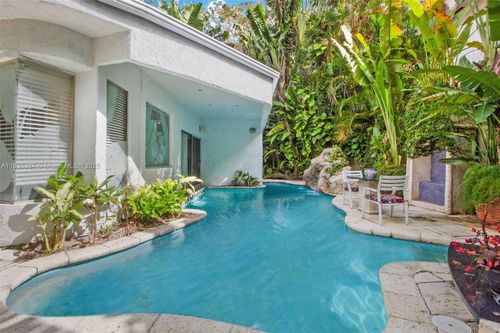 3200 Morris Ln, Coconut Grove, FL, 33133-3231 | Card Image