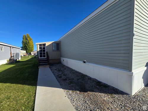 8 Sunset Ln, Preston, ID, 83263-5298 | Card Image
