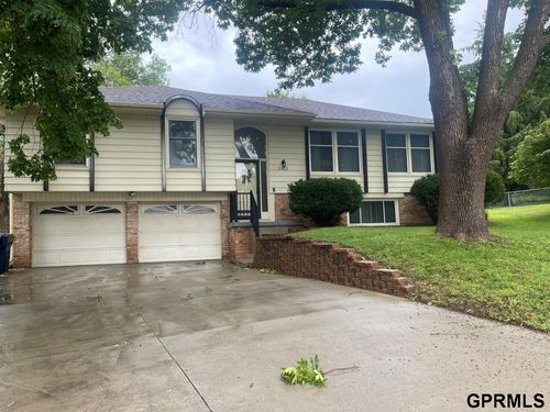 2802 Mars Cir, Bellevue, NE, 68005-2831 | Card Image