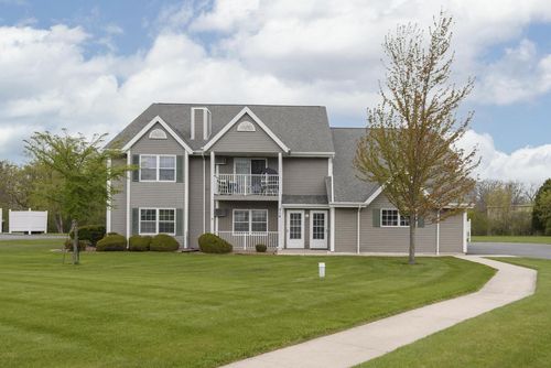 1-214 Minz Park Circle, West Bend, WI, 53095 | Card Image