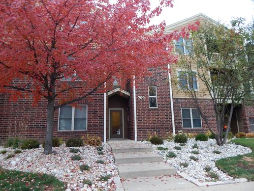 apt-302-209 Glengarry Dr, Bloomingdale, IL, 60108-2330 | Card Image