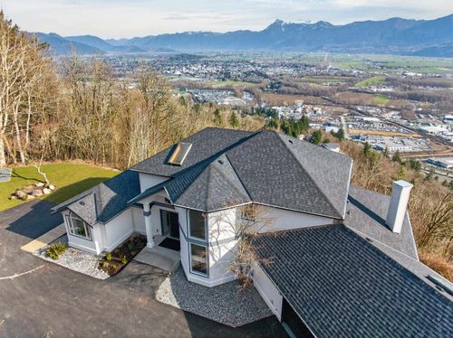 43619 Bracken Dr, Chilliwack, BC, V2R4A4 | Card Image