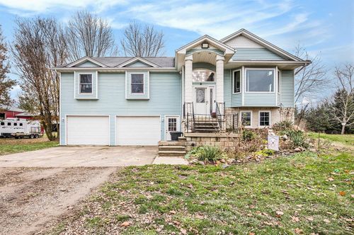 9777 Lambs Rd, Wales, MI, 48027-2918 | Card Image