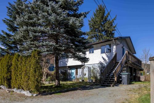 37925 Magnolia Cres, Squamish, BC, V8B0X7 | Card Image