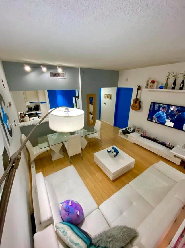 APT-310 - 540 Brickell Key Dr, Condo with 1 bedrooms, 2 bathrooms and null parking in Miami FL | Image 9