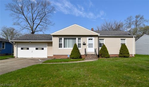 4880 Green Rd, Warrensville Heights, OH, 44128-5273 | Card Image