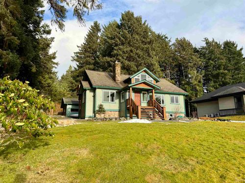 835 Lincoln St, Sitka, AK, 99835-7652 | Card Image