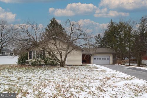 1612 Elizabeth Rd, STATE COLLEGE, PA, 16801-6933 | Card Image