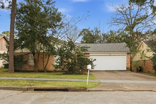 218 Oxford Dr, Conroe, TX, 77303-1812 | Card Image